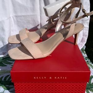 NWT Kelly & Katie 8.5 heel, ankle strap, open toe, pink microsuede